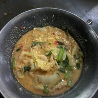 สุกี้กระทะร้อน หน้าศาลชลบุรี