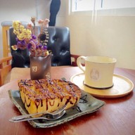 น้ำอ้อยมะนาวร้อน ปังปิ้งช็อค