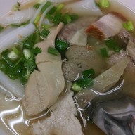 เมนูของร้าน ก๋วยจั๊บนายเอ็ก (Nai Ek Roll Noodle) เยาวราช (primary branch)