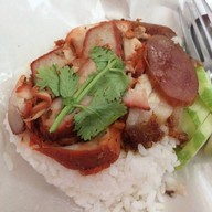 ข้าวหมูแดงนครปฐม ( นาเกลือ )
