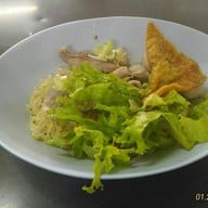 เมนูของร้าน ก๋วยเตี๋ยวอยู่เจริญ