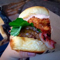 เมนูของร้าน Mother Trucker Burger