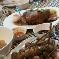 บาราย โรงแรมพนมรุ้งปุรี บูติคโฮเทลแอนด์ รีสอร์ท