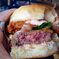 เมนูของร้าน Mother Trucker Burger