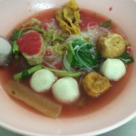 เมนูของร้าน ก๋วยเตี๋ยวอยู่เจริญ
