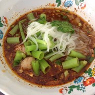 เมนูของร้าน ก๋วยเตี๋ยวเรือป้ามณ