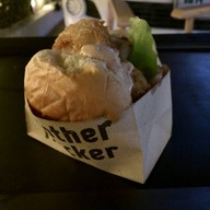 เมนูของร้าน Mother Trucker Burger