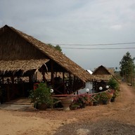 บรรยากาศ สวนอาหารร้านแหลมแท่น บ้านโคกศรี