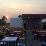 กิน-เล่า-ฟังเพลง by ส้มตำขอนแก่น