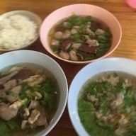 เกาเหลาเลือดหมู หน้าเรือนจำ