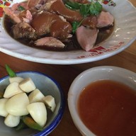 เกาเหลาเลือดหมู หน้าเรือนจำ