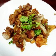 ร้านอาหารริมหลวง