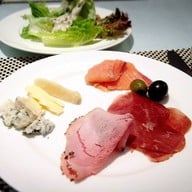 เมนูของร้าน Cafe Laurel Evergreen Laurel Hotel