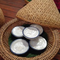 คุณนุช ขนมถ้วยมะพร้าวอ่อน