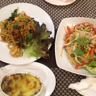 สวนผัก สลัด&สเต็ก