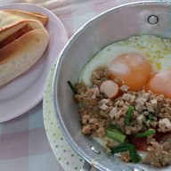 กาแฟมนต์วัดกลาง(ริมสระน้ำ)