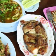 ร้านอาหารศาลาไทยไก่ย่าง