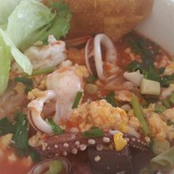 ก๋วยเตี๋ยวลูกชิ้นปลาไร้สาร