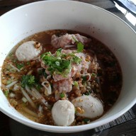 เมนูของร้าน ก๋วยเตี๋ยวบ้านย่าชุม