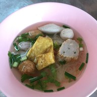 เมนูของร้าน เล้งลูกชิ้นปลา ปากซอยบางแวก 43