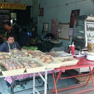 หน้าร้าน จเรศรี เบเกอรี่