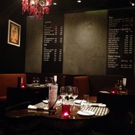 Wine Pub โรงแรมพูลแมนคิงเพาเวอร์ กรุงเทพฯ