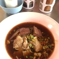 เล้งลูกชิ้นปลา ถนนบรมราชชนนีขาเข้า