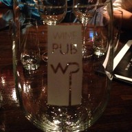 Wine Pub โรงแรมพูลแมนคิงเพาเวอร์ กรุงเทพฯ