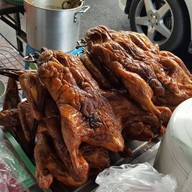 นายหมูเป็ดย่างไร้เทียมทาน