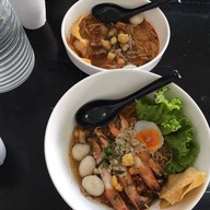 เมนูของร้าน โกหม่ำ ก๋วยเตี๋ยวหมูต้มยำ สาขา 2 สงขลา
