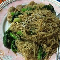 เมนูของร้าน เจ๊เตี้ยราดหน้ากระทุ่มแบน วงเวียนน้ำพุมหาชัย