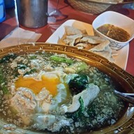 เมนูของร้าน ราดหน้าหมูเด้งเฮียเบิ้ม
