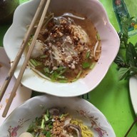 ก๋วยเตี๋ยวสถานีรถไฟลำพูน (เจ้าเก่า)