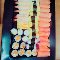 เมนูของร้าน อรทัย ซูชิวังหลัง ตรงข้าม ตลาดพรานนก