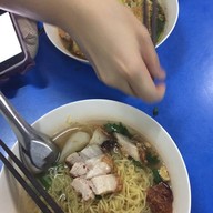 ลูกชิ้นปลา โตเฮง เย็นตาโฟ