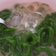คุณกล้วย ลอดช่องวัดเจษ ตลาดน้ำคลองลัดมะยม