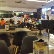 บรรยากาศ Collin's Shaw Plaza