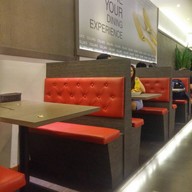 บรรยากาศ Collin's Shaw Plaza