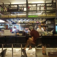 บรรยากาศ Collin's Shaw Plaza