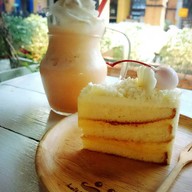 Loft Toast by..เด็กนอก
