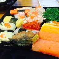 เมนูของร้าน อรทัย ซูชิวังหลัง ตรงข้าม ตลาดพรานนก