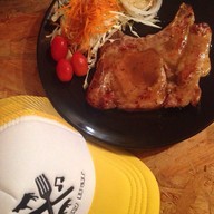 Keeky Bar ( Jazz Bar On Street )