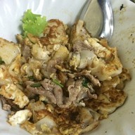 เมนูของร้าน ก๋วยเตี๋ยวคั่วเป็ดอร่อยริมทาง คลองถม