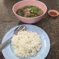 เมนูของร้าน ก๋วยเตี๋ยวนครสวรรค์