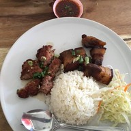 เมนูของร้าน ตือ หมูทอด