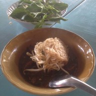 ก๋วยเตี๋ยวเรือบ้านอำเภอ