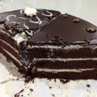 Madame Marco Central Plaza Westgate