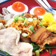 เมนูของร้าน 10เหรียญก๋วยเตี๋ยวเรือ โรงช้าง