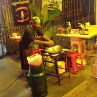 บรรยากาศ ตุ๊ดตู่ ผัดไท สุโขทัย