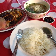 เมนูของร้าน นายหนวดบะหมี่เกี๊ยวหมูแดง